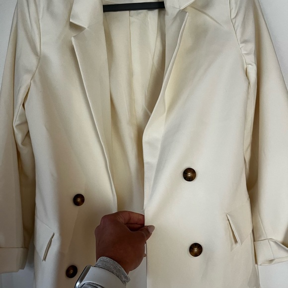 Gorgeous women’s suit, size medium - Picture 5 of 5